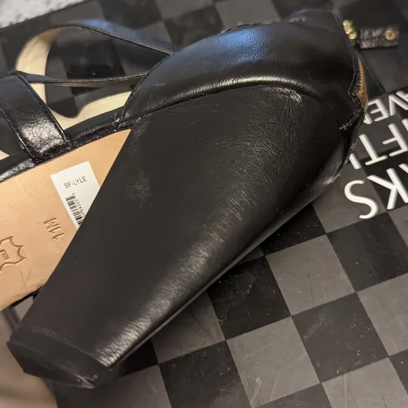 Saks Fifth Avenue Sandal - Picture 11 of 11